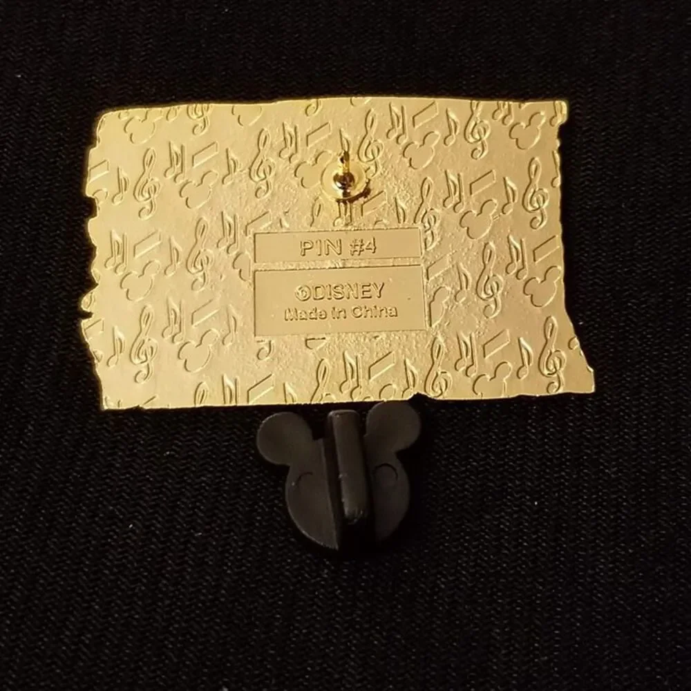 Disney Pin Three Little Pigs Who's Afraid of the Big Bad Wolf MMM VTG 2002 15352